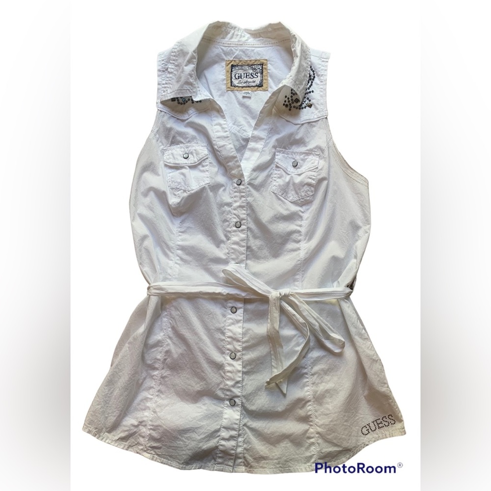Guess white sleeveless button down blouse, Large